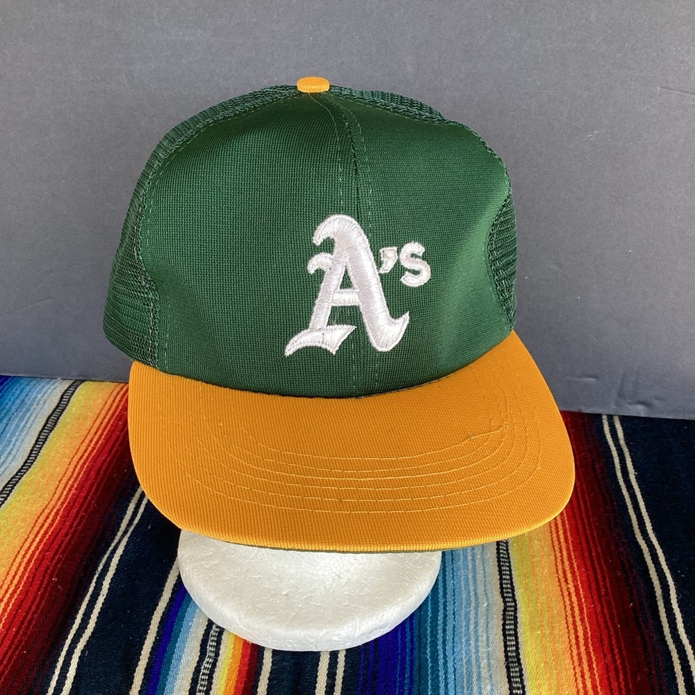 Vintage UII Oakland athletics SnapBack Mesh Hat 1980s Size M/L
